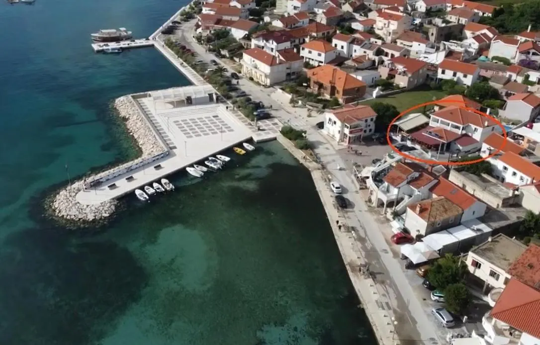Apartment And Rooms Sidro Petrcane