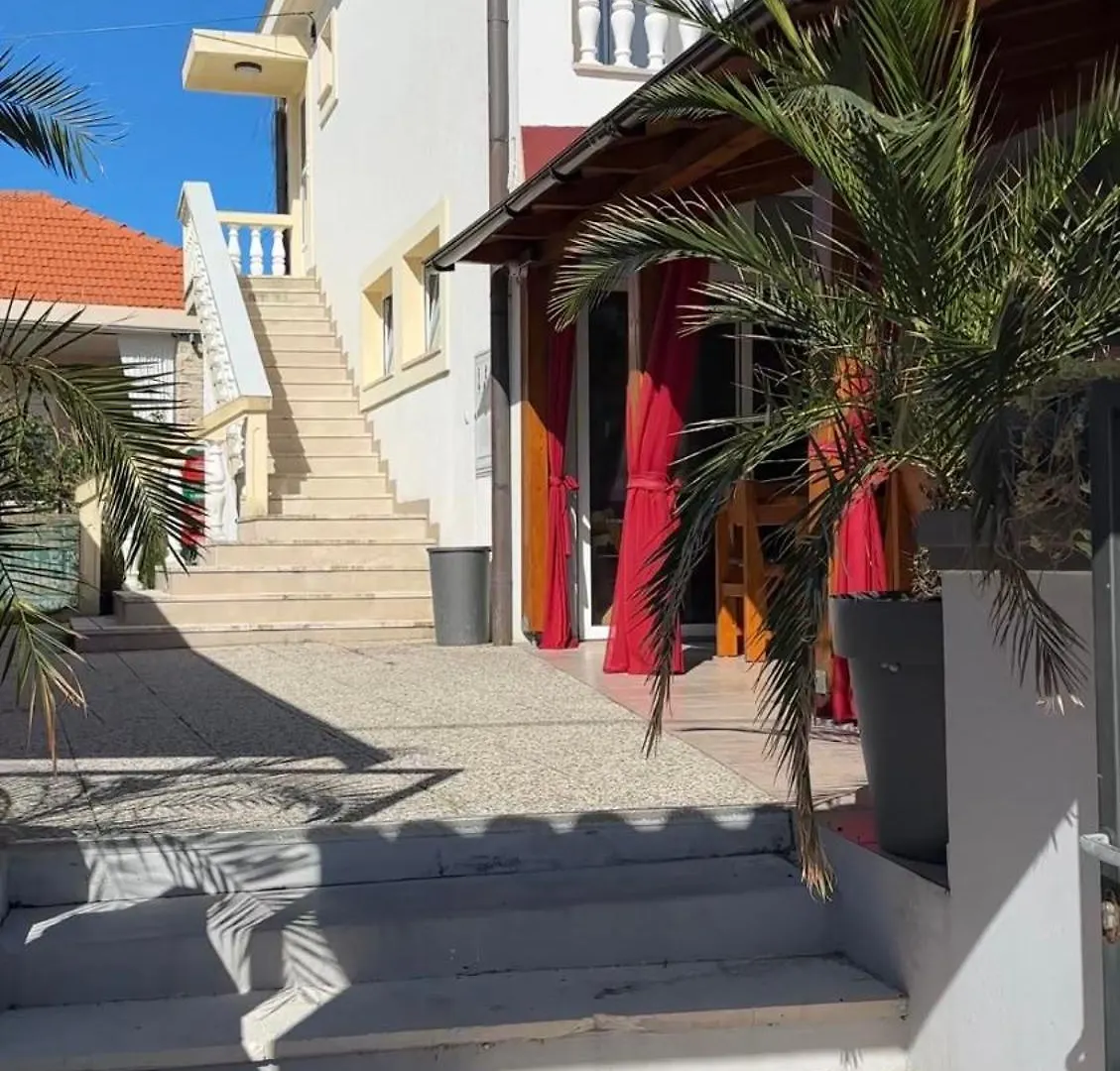 Apartment And Rooms Sidro Petrcane 0*,  Croazia
